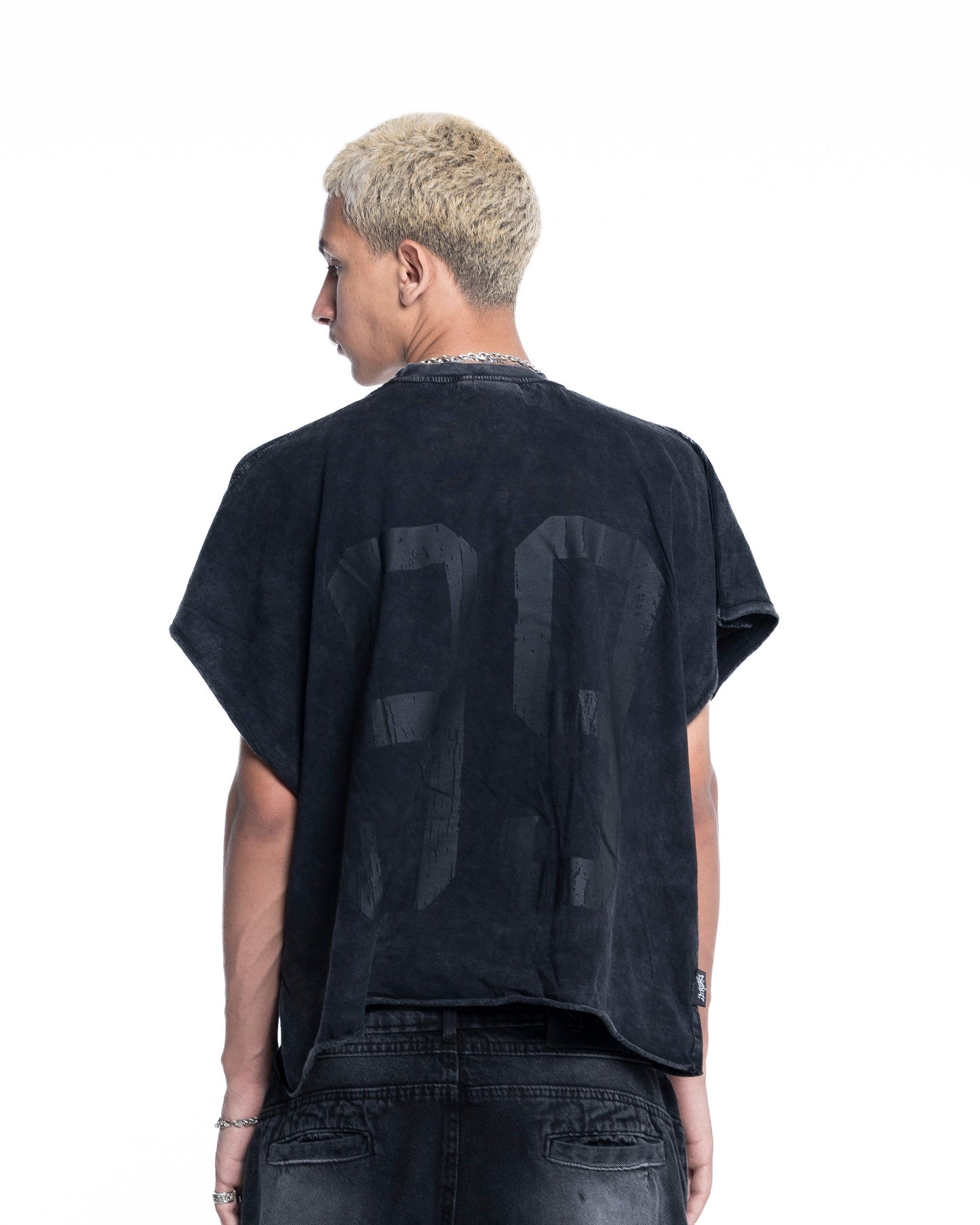 BLACK CUT